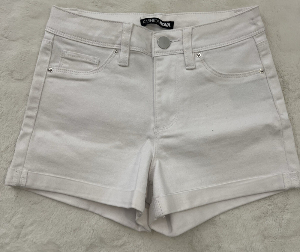 Fashion Nova White High Rise Stretch Denim Shorts Womens Size 1 Casual